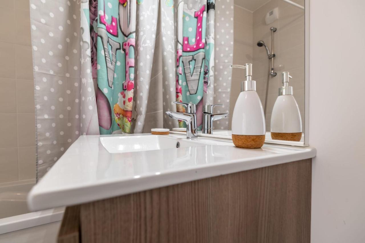 アヌシーVire Moulin Furnished Flatアパートメント エクステリア 写真